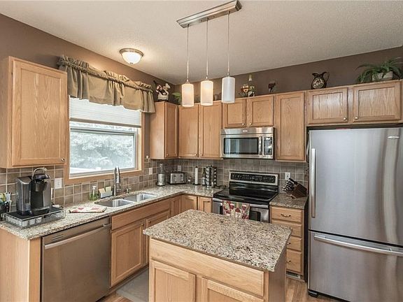 4th image of 7830 Cottonwood Ln