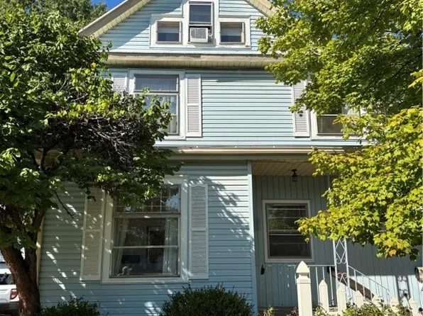 446-448 Hower St NE, North Canton, OH 44720