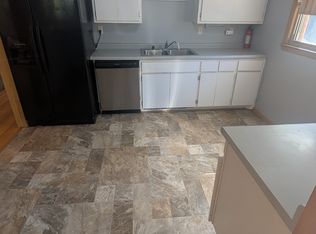 5240 N Mohawk Ave, Glendale, WI 53217