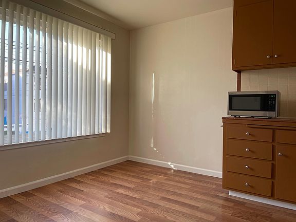 3rd image of 1222 21st Ave APT 2