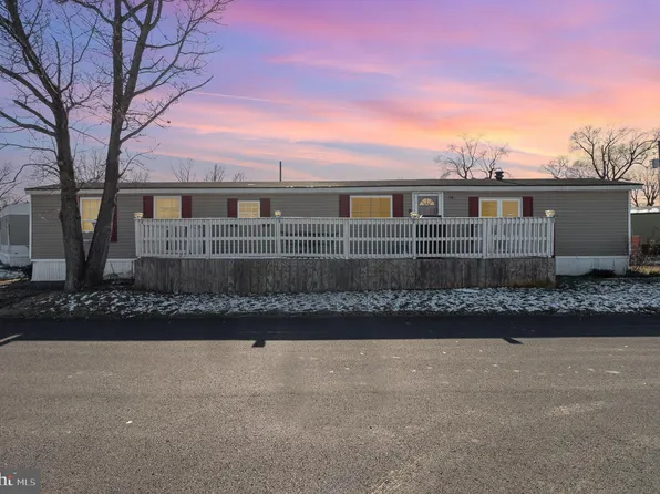 34 Caravan Ct, Middletown, PA 17057