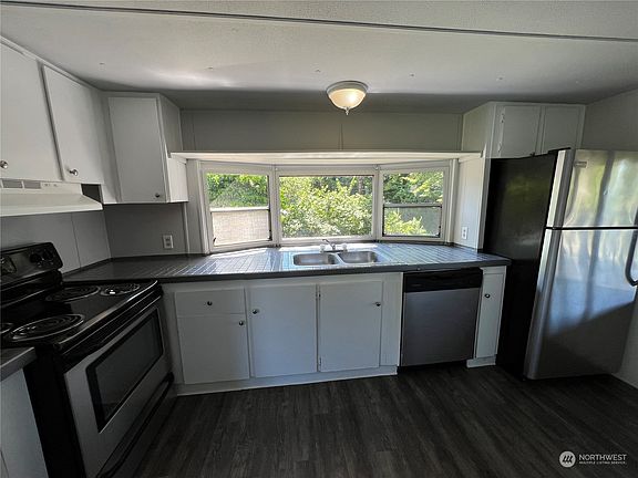 4th image of 7919 108th Street NE