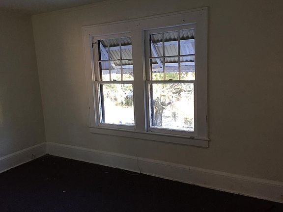 1st floor living room