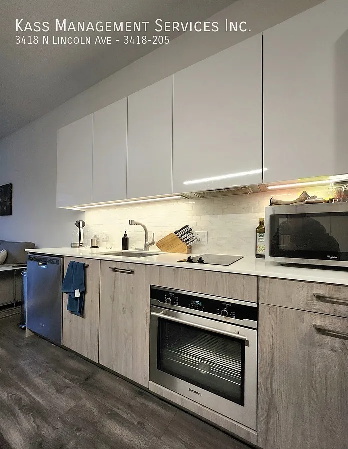 1 Bed in Heart of Lakeview - Gorgeous High End Finishes with Amenities Including Terrace, Gym, Dr... — Photo 3