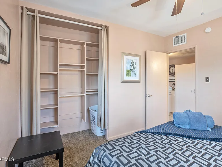 842 W Fairmount Ave — Photo 32