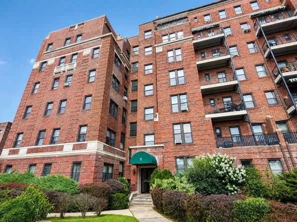 5 Circuit Road #A30, New Rochelle, NY 10805