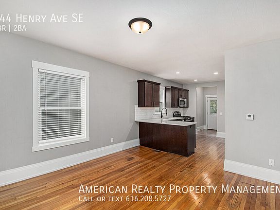 5th image of 444 Henry Ave SE