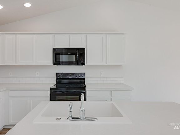 4th image of 19550 Alleghenny Way