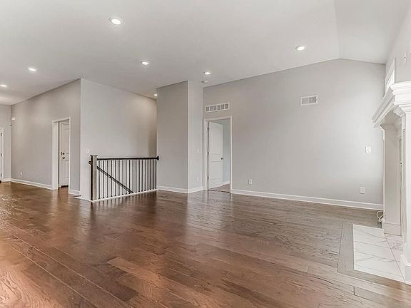 5th image of 12432 Live Oak Cir