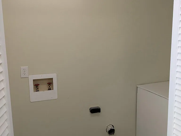 911 Palace Ct #G — Photo 5