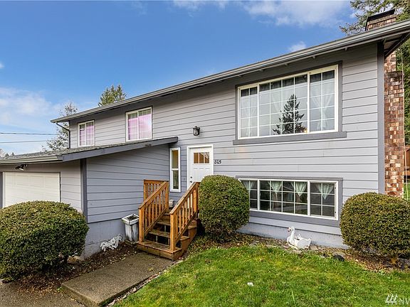3rd image of 805 5th Ave SW