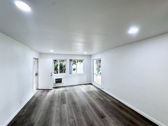 2nd image of 7622 Pickering Ave APT A