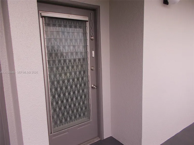 1400 SW 124th Ter #106Q — Photo 11