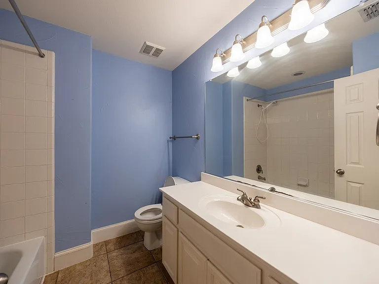 6366 Shadywood Dr — Photo 16