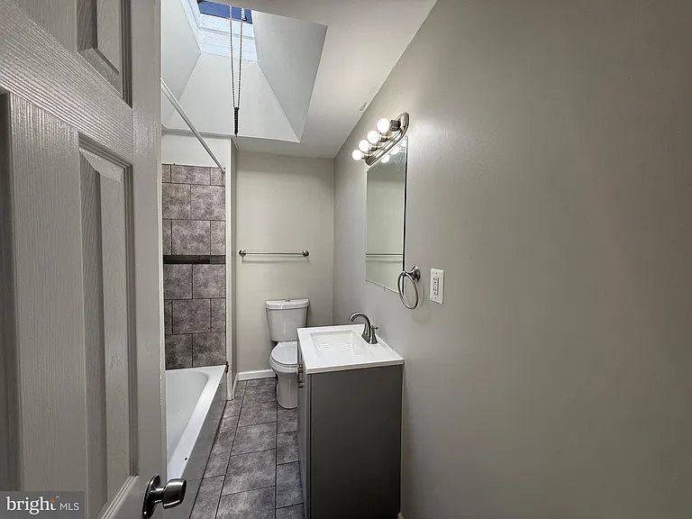 567 Van Kirk St #2 — Photo 6