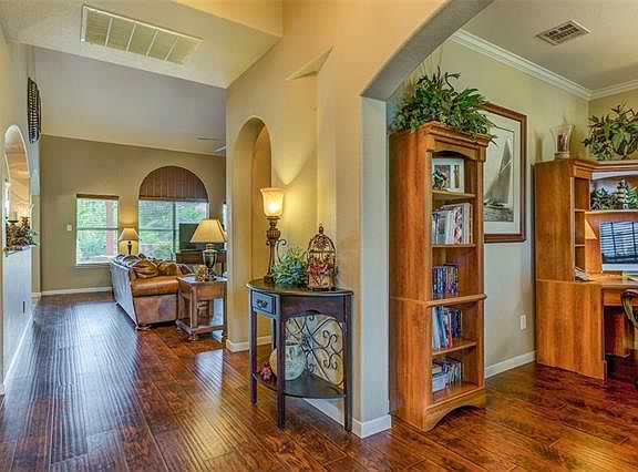 2nd image of 5576 Seabury Dr