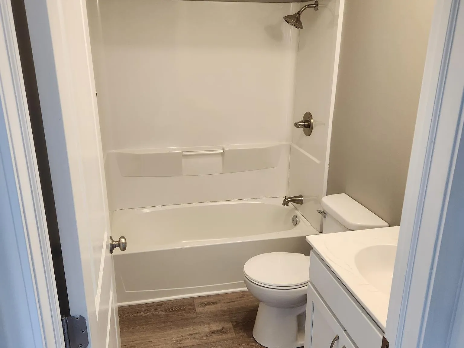 2 bed, 900 sqft, $700 — Photo 4