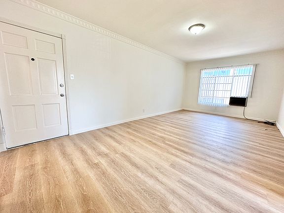 4th image of 1208 N Fuller Ave #2