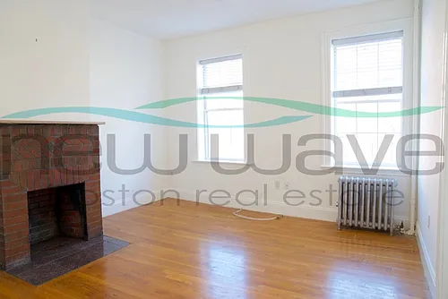 24 Phillips St #8 Photo 1