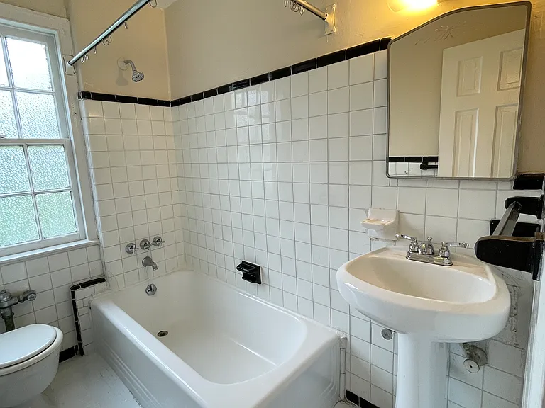 2823 Thornhill Rd — Photo 58