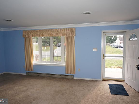 3rd image of 17802 Bluebell Dr