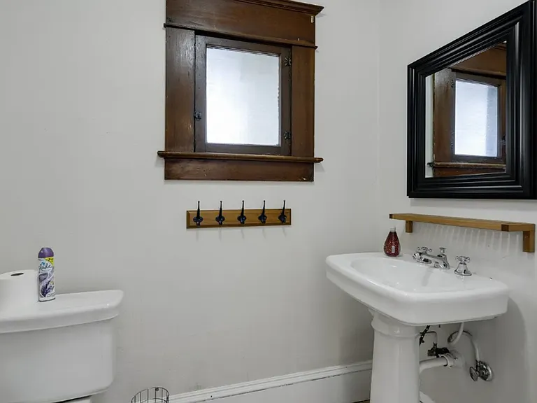744 SW 14th St — Photo 13