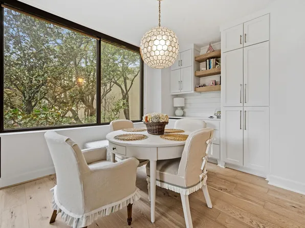 14 Greenway Plz Unit 2P, Houston, TX 77046