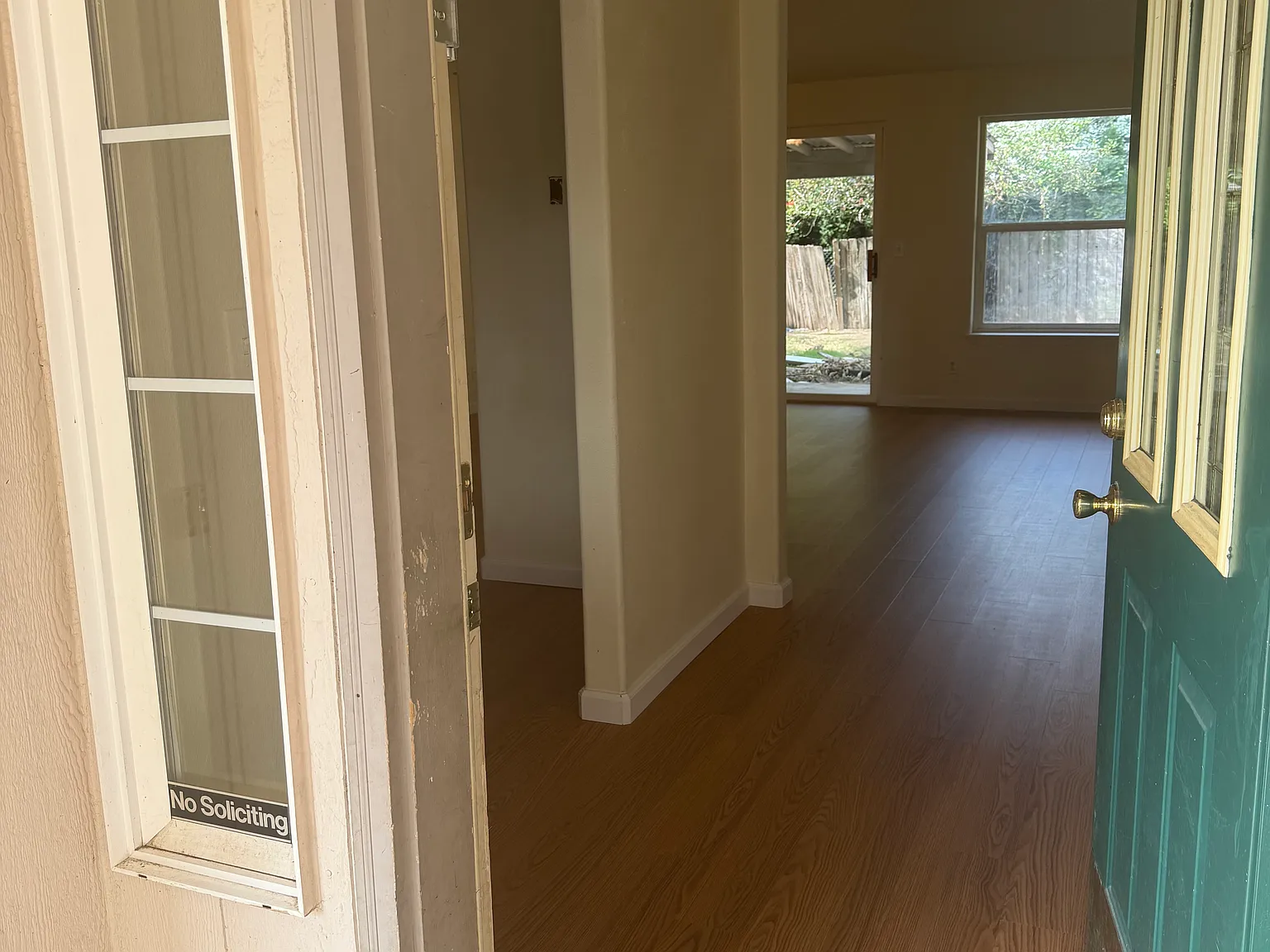 3 bed, 1294 sqft, $2,600 — Photo 2