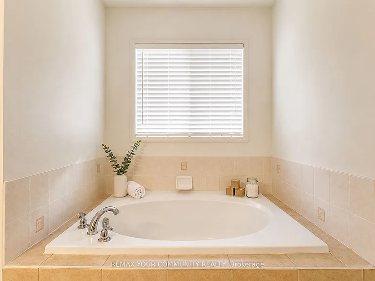 112 Barnwood Dr — Photo 13