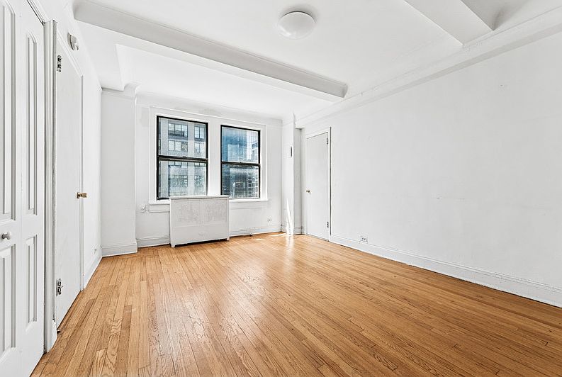 1st image of 440 W 34th St APT 14F