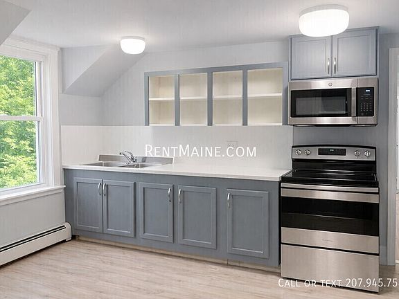 2nd image of 496 Main St APT 2