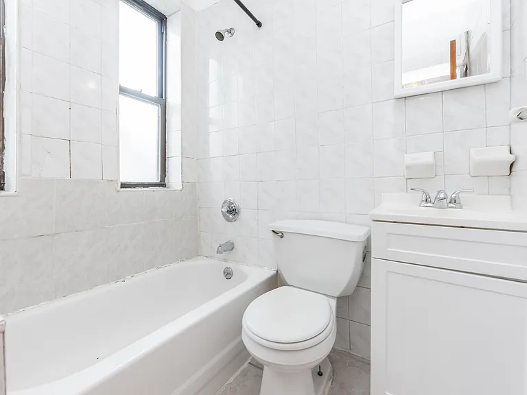 500 E 84th St #5 — Photo 6