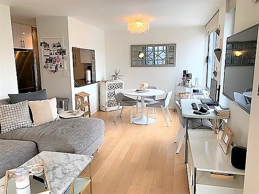 Rented by Corcoran | media 41