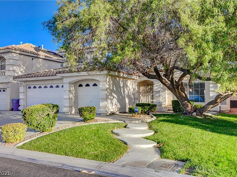 1721 Sweet Pea Ave — Photo 2