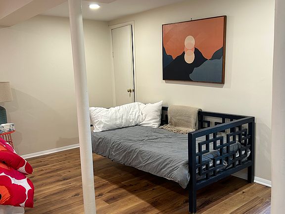 5th image of 103 Shiley St #B