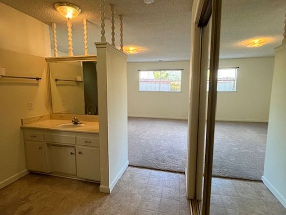 5th image of 1209 Drake Cir