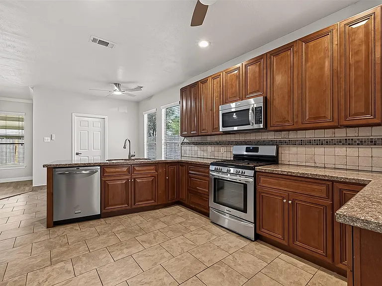 1522 Brook Grove Dr — Photo 10