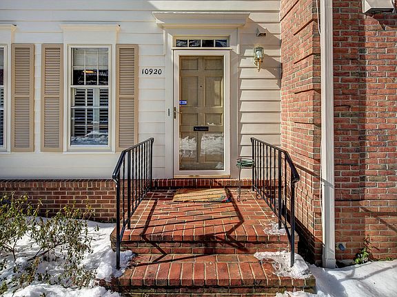 5th image of 10920 Wickshire Way #D-5