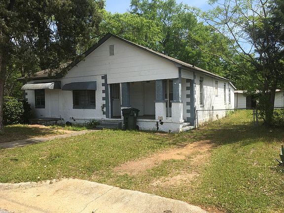 2nd image of 1008 Leona St