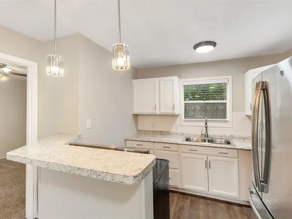 1512 Broadmoor Dr #B, Bryan, TX 77802