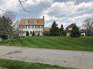 6 Rough Rider Rd, Hopkinton, MA 01748