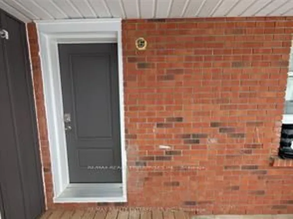 1093 Gallagher Rd #A, Burlington, ON L7T 2M7