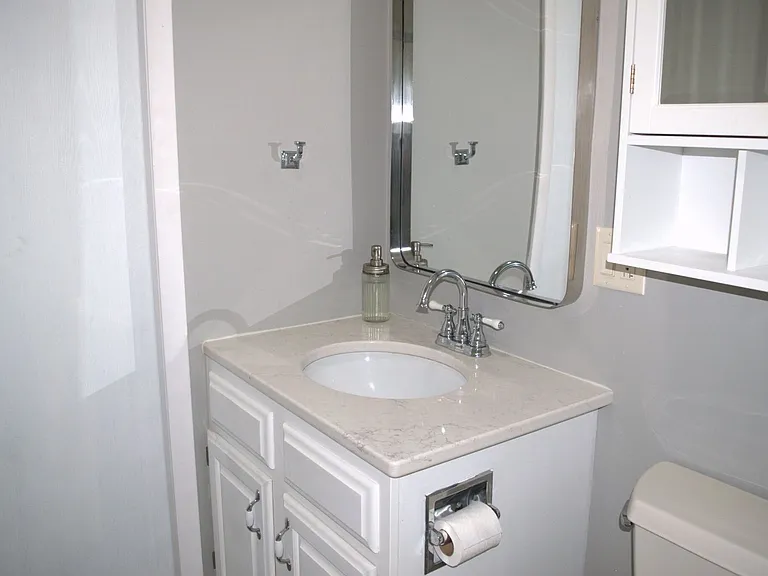 416 Victoria Dr — Photo 18