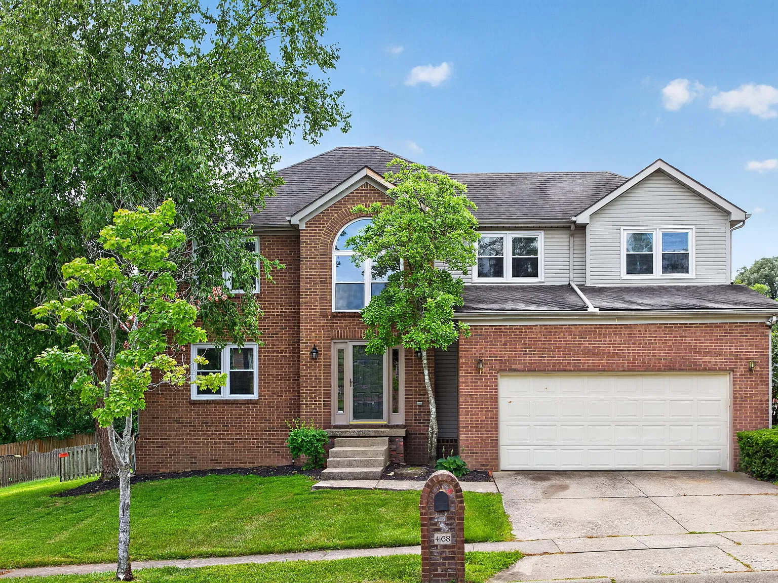 4 bed, 3.5 bath, 3747 sqft, $2,995 — Photo 2