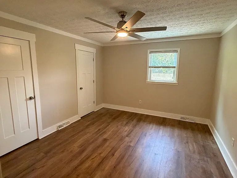 1101 Tall Oaks Cir — Photo 14