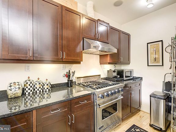 5th image of 1700 Kalorama Rd NW APT 405