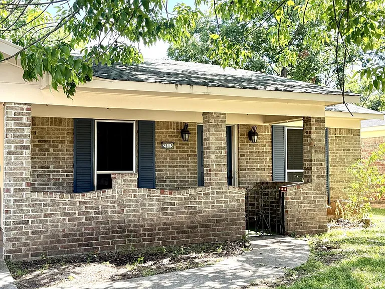 2513 Tilman Dr — Photo 3