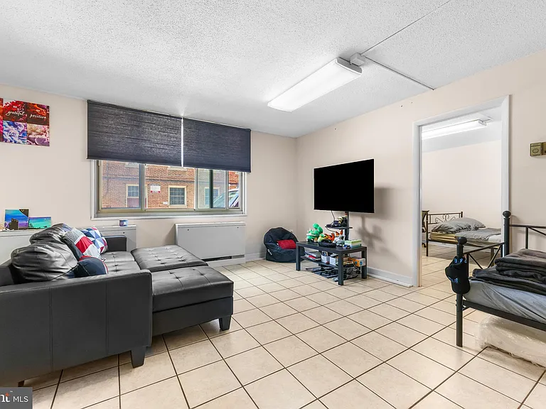 1 E University Pkwy #106 — Photo 5