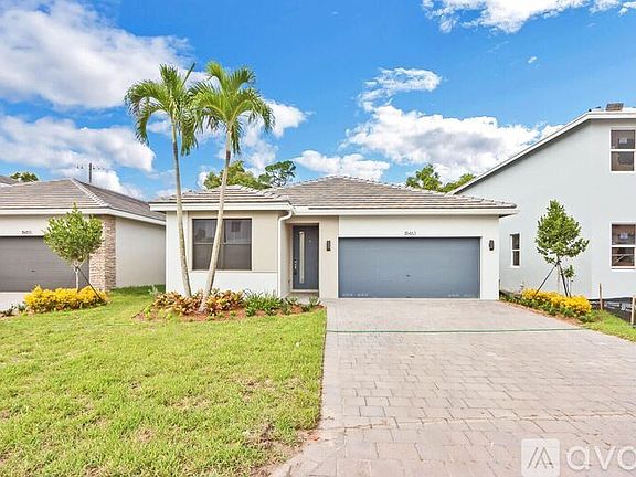 2nd image of 18463 SE Jupiter River Dr