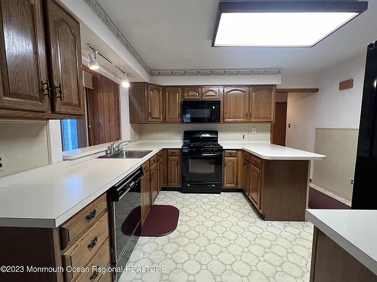303 Clubhouse Rd — Photo 56